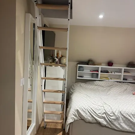 아파트 F1 Meuble *